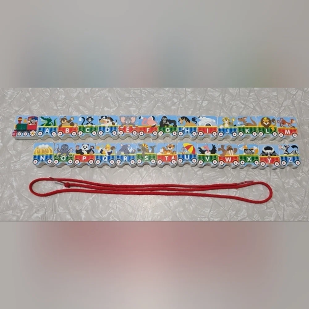 Melissa & Doug Alphabet Animal Train Lacing‎ Beads Blocks Wooden